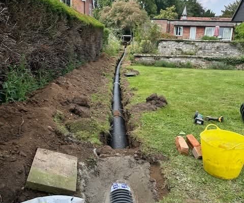 Mini digger hire with driver for drainage and ground works Berkshire Hampshire Oxfordshire Surrey