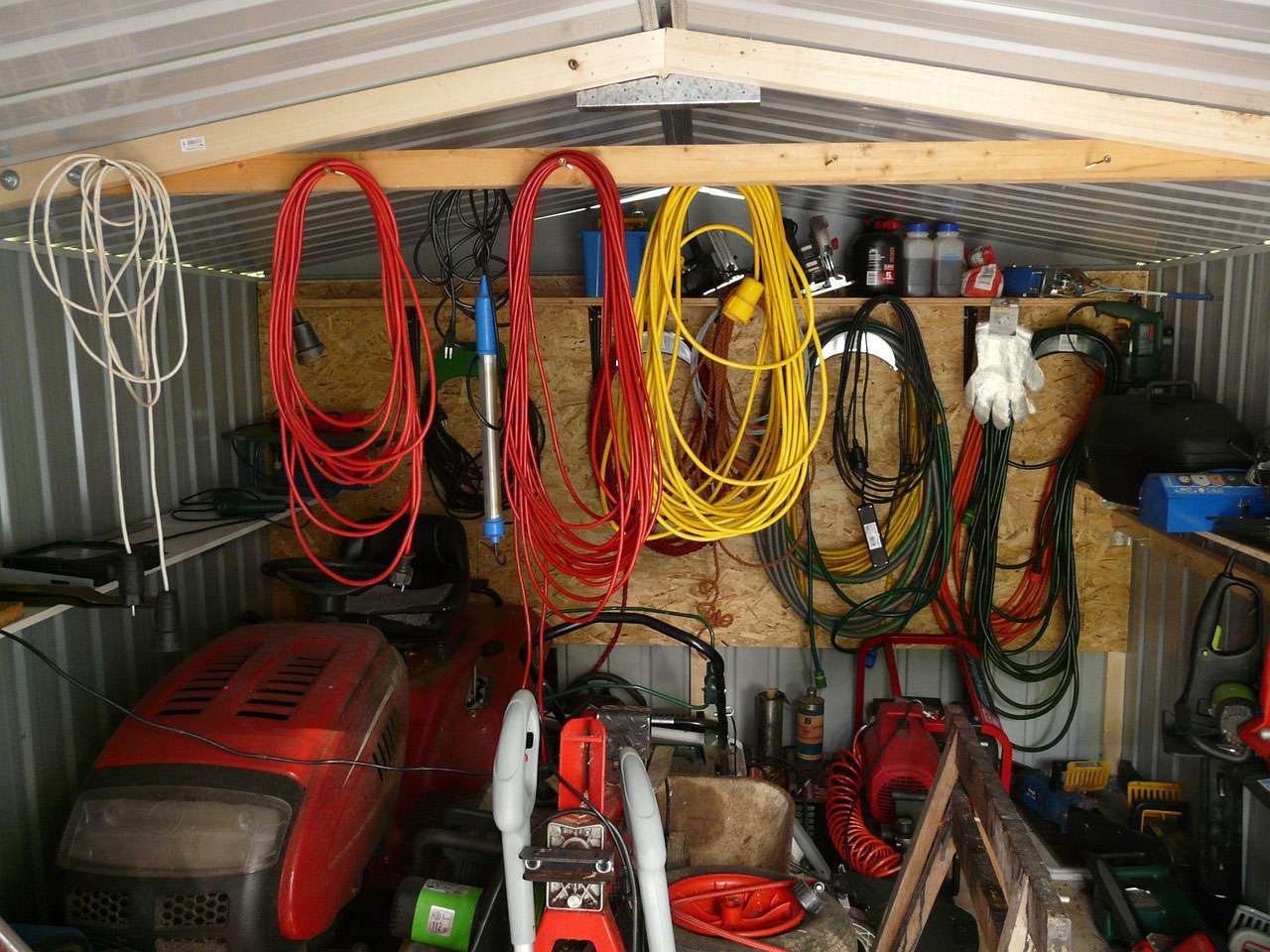 House Clearance, Garage Clearance, Workshop Clearance and Office Clearance services in Berkshire, Hampshire and Surrey. Backyard workshop tools.