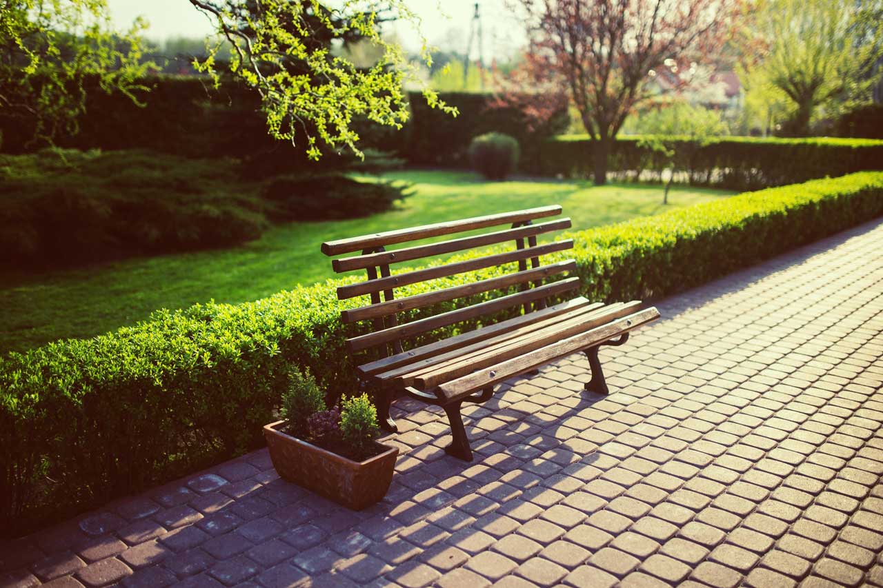 Image of garden bench - Landscaping services Berkshire, Hampshire and Surrey – landscape gardening, garden benches and seats Berkshire, Hampshire and Surrey.